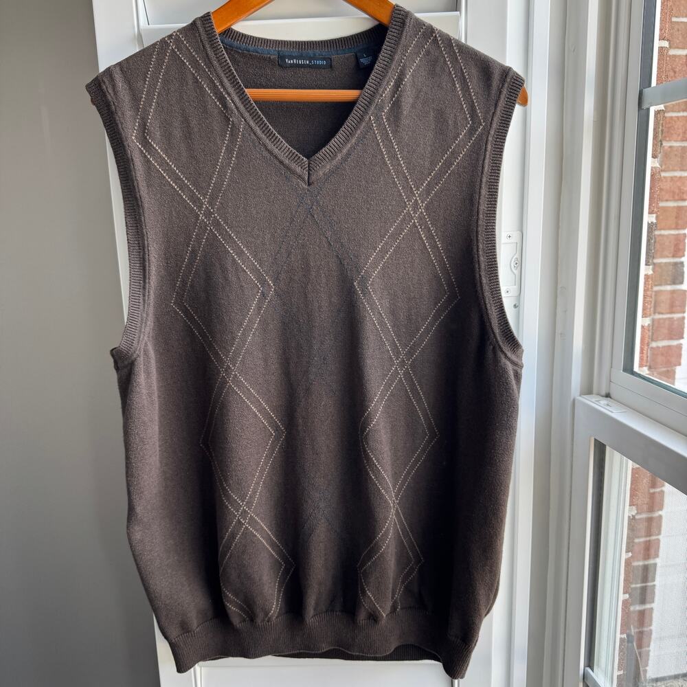 VAN HEUSEN Sweater Vest Mens L Brown Argyle 100% Cotton V-Neck Retro